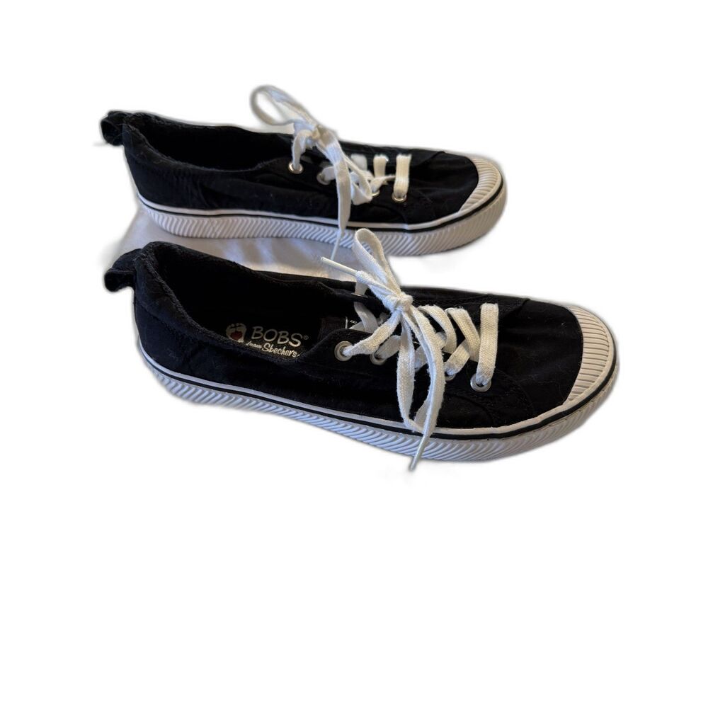 NWOT Bobs from Skechers Sneakers Flats Toe Guard Low Top Sz 8 Gorgeous
